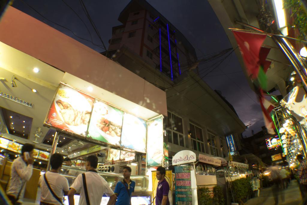 Sky Suites Bangkok Eksteriør bilde