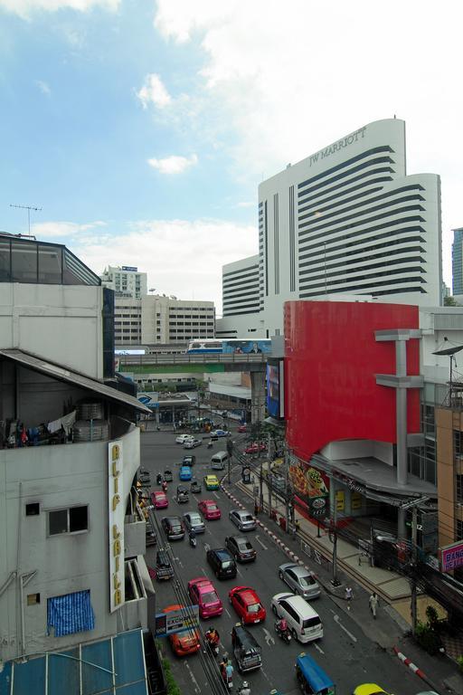 Sky Suites Bangkok Eksteriør bilde