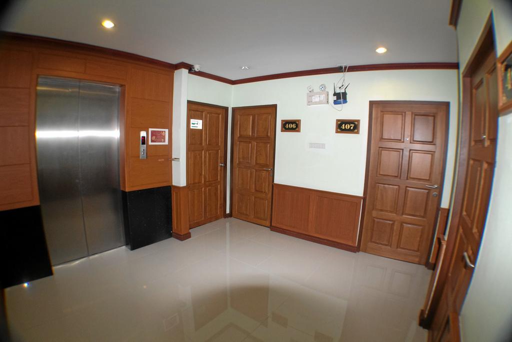 Sky Suites Bangkok Eksteriør bilde