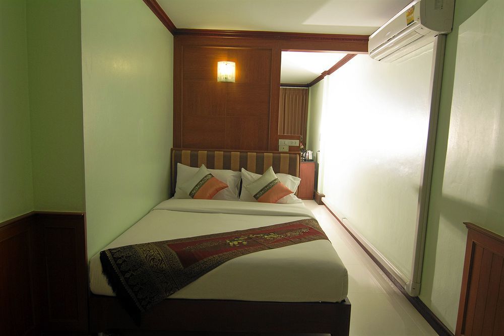 Sky Suites Bangkok Eksteriør bilde