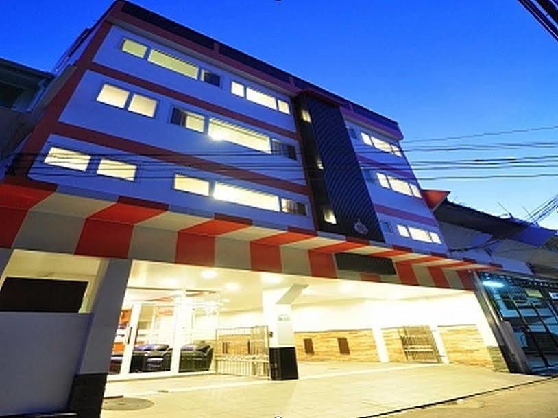 Sky Suites Bangkok Eksteriør bilde